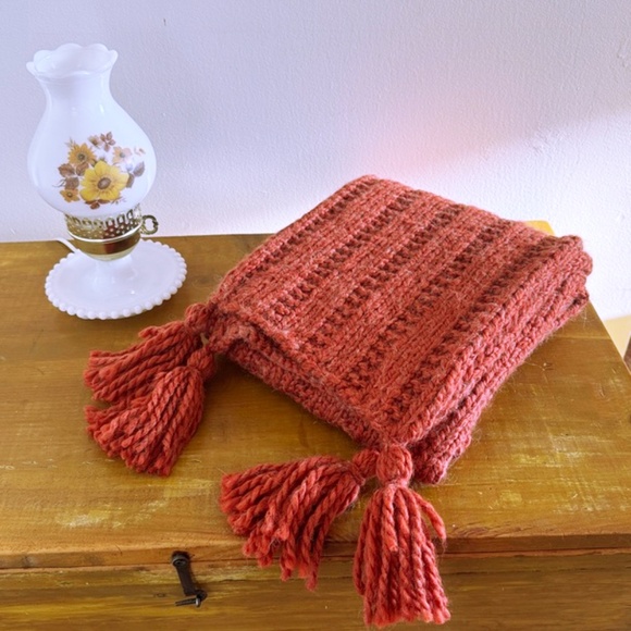 Extra-long, hand-knit scarf in alpaca-acrylic blend - Picture 7 of 15